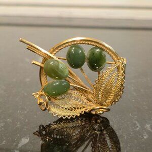 1970s Jade stone brooch Filigree & Green Cabochon Flower vintage jewelry gift